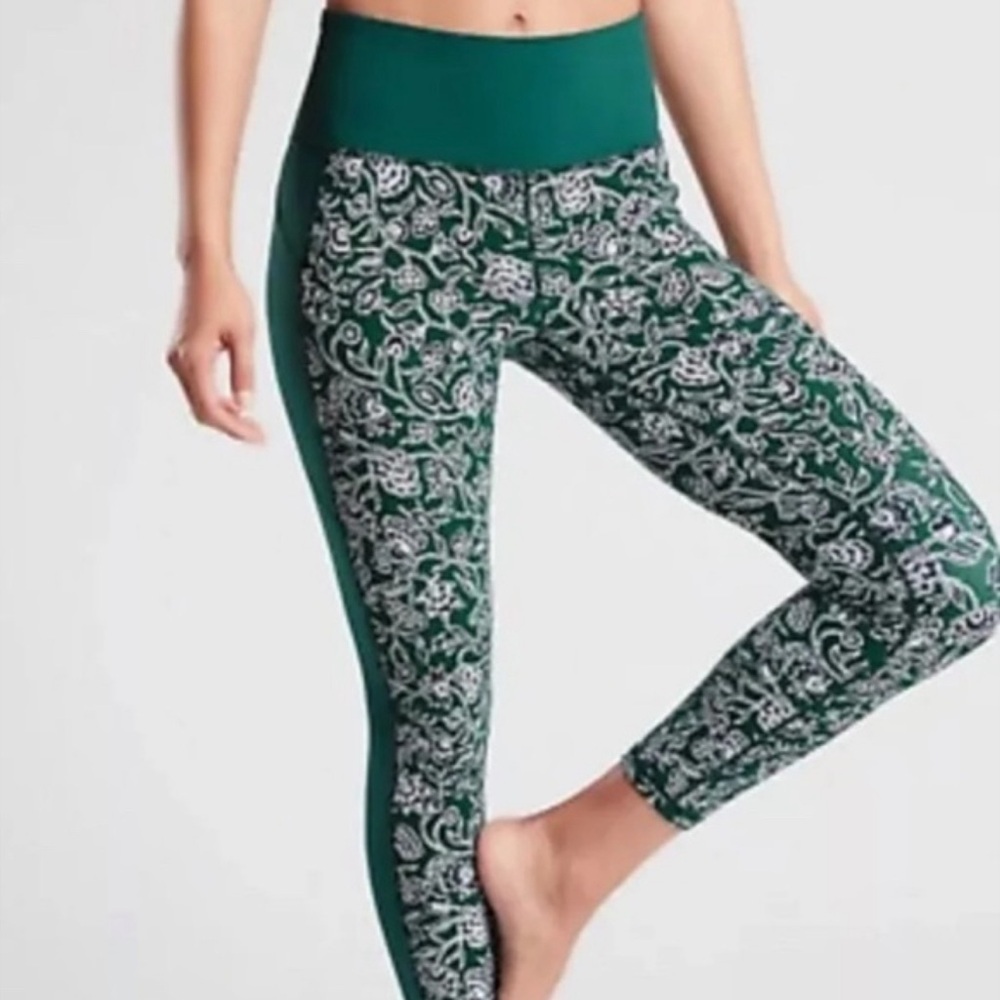Athleta Affirmation 7/8 Tight Leggings in Dragonfly Green  Size Small